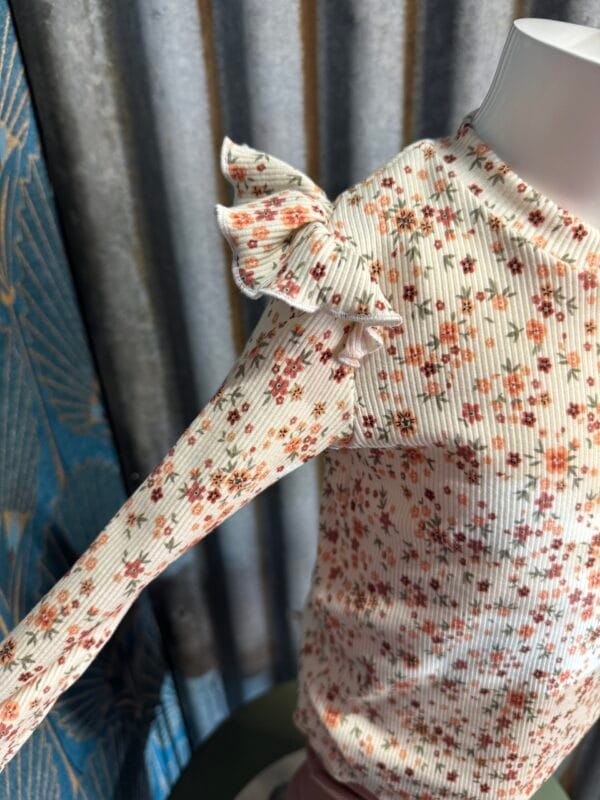 Snoet&Sproet longsleeve ruffle lentebloemen